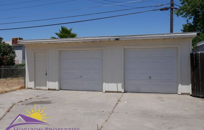 381/385 Las Palmas Ave