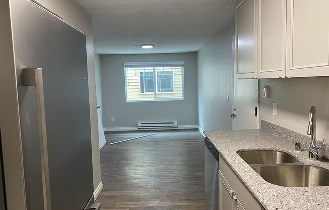 3 beds, 2 baths, 643 sqft, $1,950, Unit C205