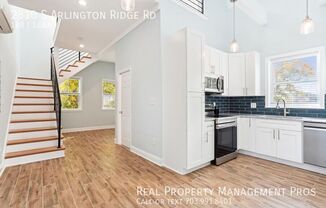 2810 S ARLINGTON RDG RD