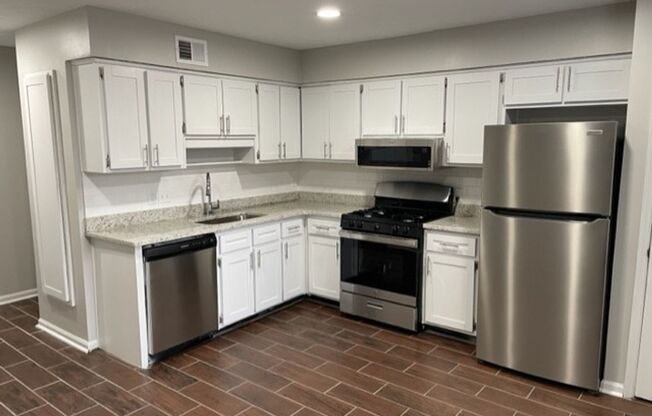 2 beds, 1.5 baths, $1,100, Unit 1108 Unit E