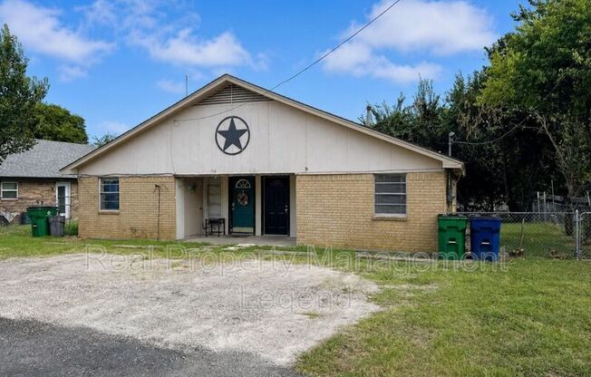112 OAK HL DR