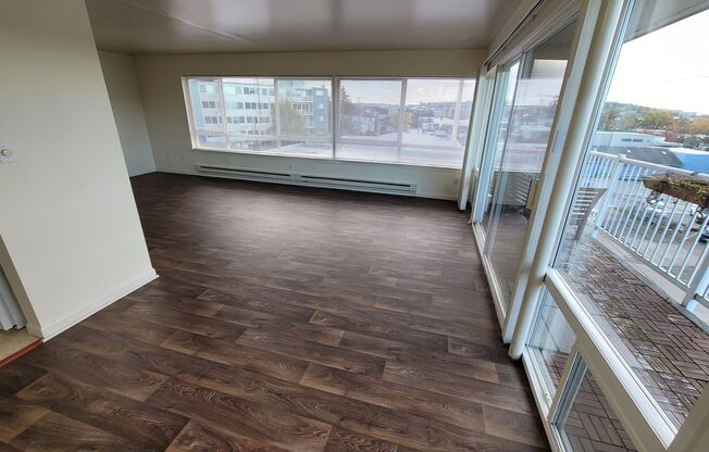 2 beds, 1 bath, 820 sqft, $2,995, Unit R-404