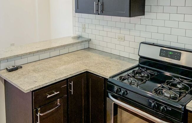 2 beds, 1 bath, 730 sqft, $2,895, Unit 853-2N