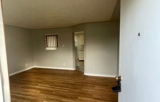 2 beds, 1 bath, $1,450, Unit 285