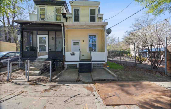 1113 BANK ST