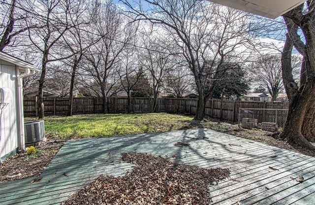 1713 JANICE DR