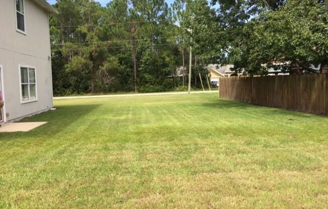 Large 5 Bedroom, 3 Bathroom Single Family Home