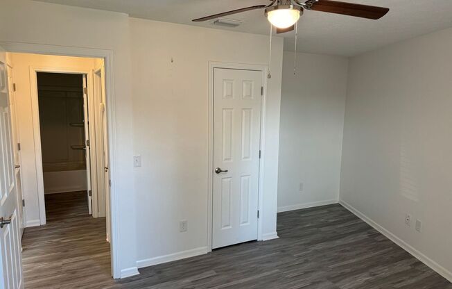 2 beds, 1 bath, 750 sqft, $1,250, Unit 1616 Gainer Ave.