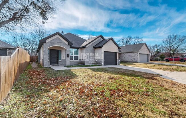 Gorgeous 3 Bedroom Home Available for Rent in the Heart of Dallas, TX