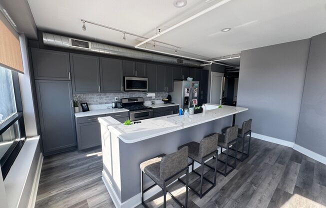 2 beds, 2 baths, 2,000 sqft, $4,550, Unit 600 Broadway Ave NW - Unit 601 A