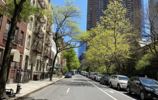 451 W 44 ST