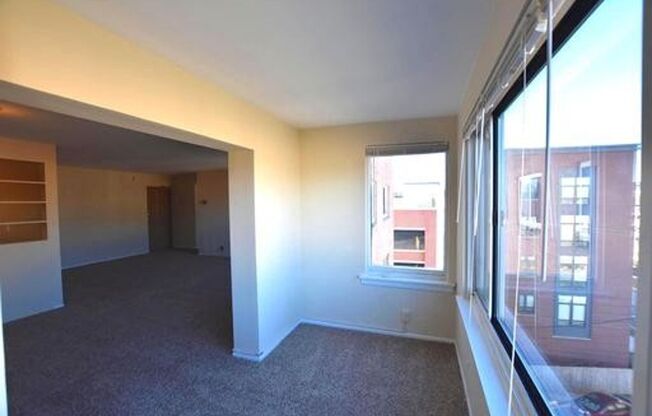 SUNNY & SPACIOUS 2 BR CONDO IS AVAILABLE IN COLLEGE PARK WALKING DISTANCE TO UMD