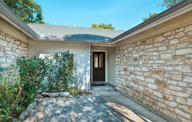 Cozy 3/2/2 home in Eanes ISD!