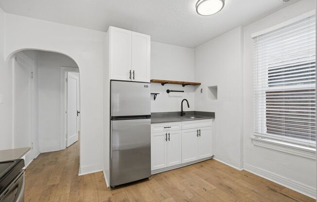 1 bed, 1 bath, $1,100, Unit 722-06