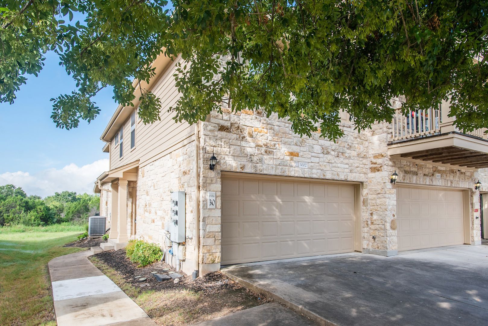 South Austin End Unit Condo - Move In Ready!