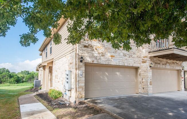 South Austin End Unit Condo - Move In Ready!