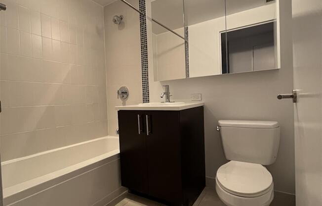 2 beds, 2 baths, 922 sqft, $5,795, Unit 14P