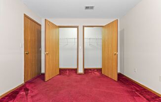 2 beds, 1 bath, $880, Unit 609