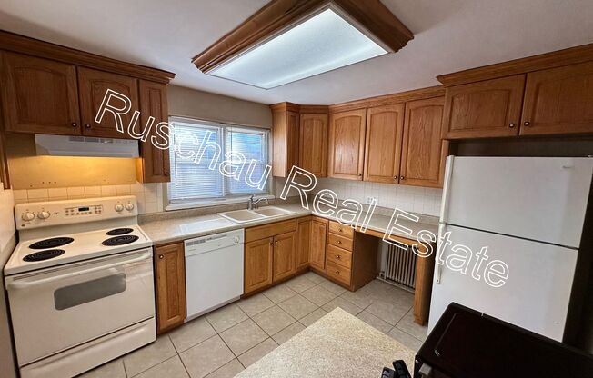 2 beds, 1 bath, $1,245