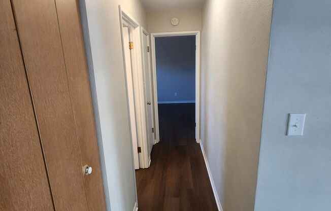 1 bed, 1 bath, $750, Unit Apt 8