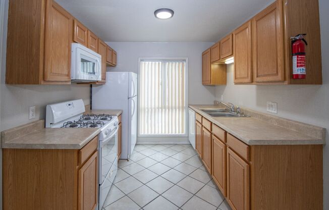 2 beds, 1 bath, 784 sqft, $1,100, Unit 1804 1W