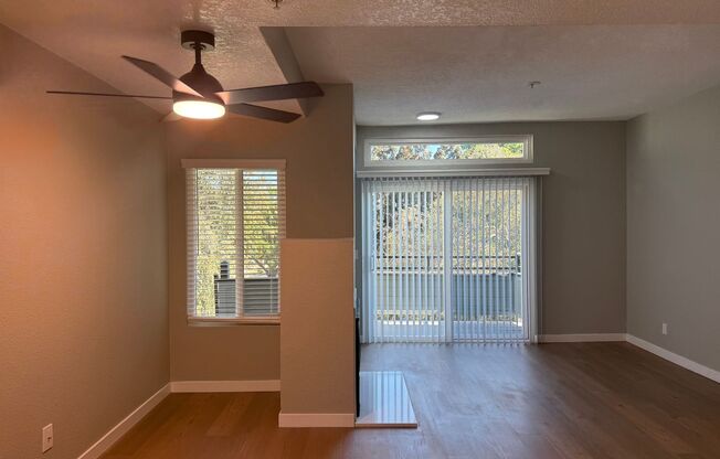 2 beds, 1 bath, 821 sqft, $2,780, Unit D036