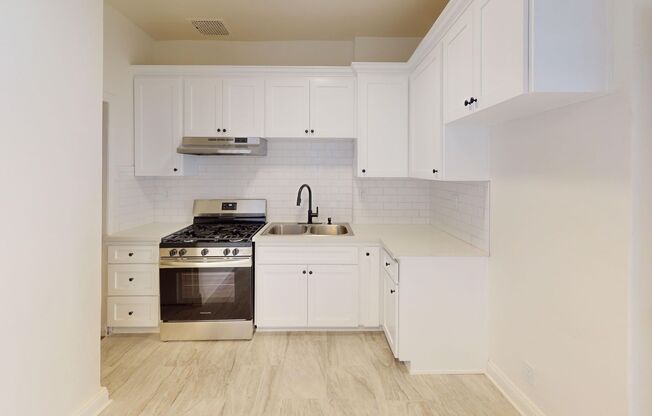 Curson Apartments...Newly remodeled...Brand New Kitchen...CALL NOW!!