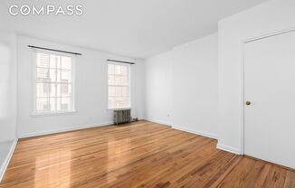 305 E 12 ST