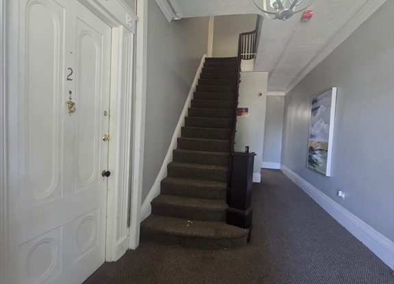286 S MAIN ST
