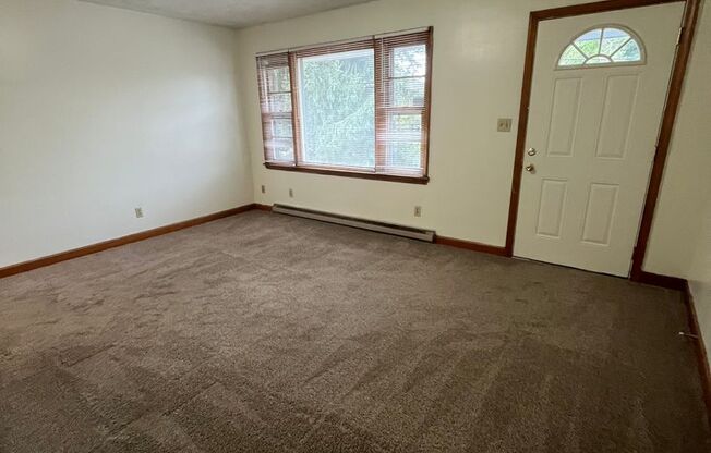 2 beds, 1 bath, 903 sqft, $1,140, Unit M-4