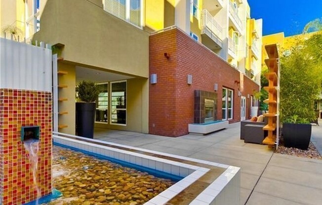 1 bed, 1 bath, 740 sqft, $2,900, Unit 326