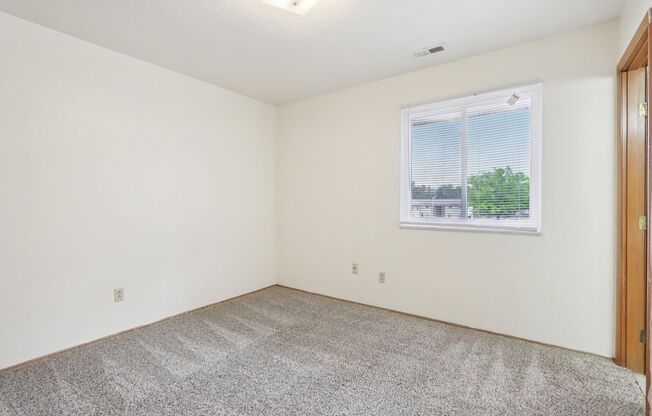 1 bed, 1 bath, 660 sqft, $1,110, Unit Y - 03