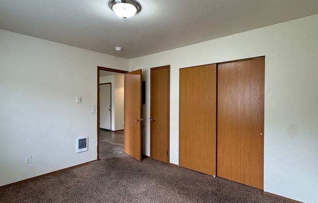 2 beds, 1 bath, $1,198, Unit 105