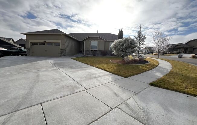 Beautiful 3 Bed 2 Bath just off Greenhurst and Midland in Nampa