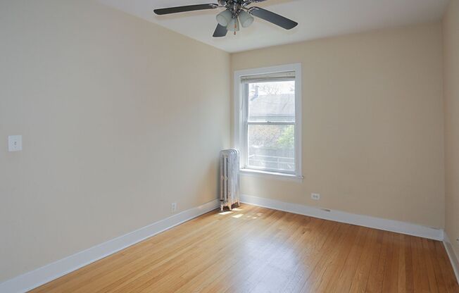2 beds, 1 bath, 910 sqft, $2,595, Unit 1925-1