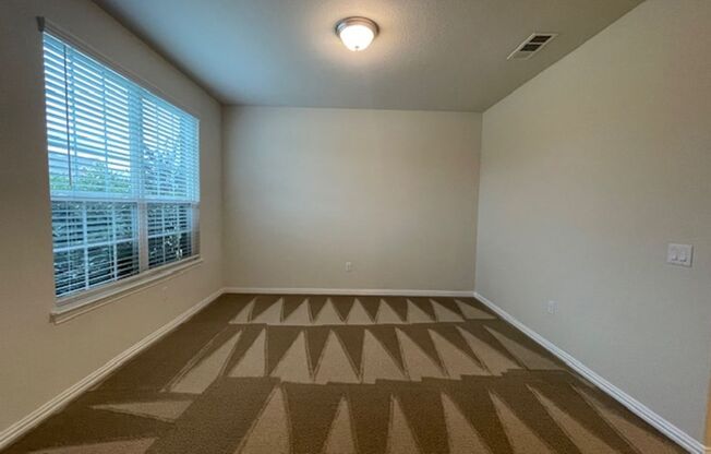 3207 Treyburn