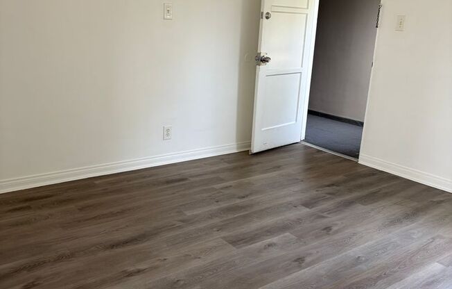 2 beds, 1 bath, $1,950, Unit 5940-6