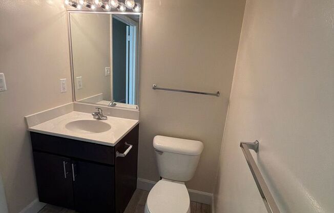 2 beds, 2 baths, 1,000 sqft, $1,950, Unit 14208 #A1