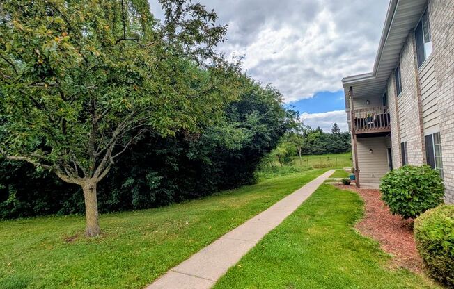 2 beds, 1 bath, 1,100 sqft, $1,319, Unit 1053 8305