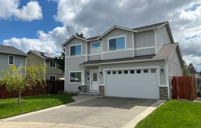 Beautiful 4 Bedroom Yelm Home for Rent Now!