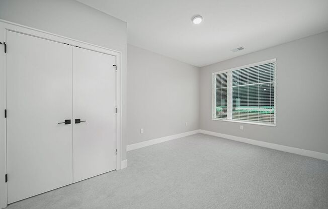 2 beds, 1 bath, 887 sqft, $1,575, Unit 225