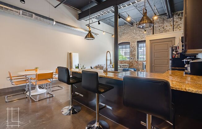 1 bed, 1 bath, $1,650, Unit 727 N. 4th St. Apt. 130