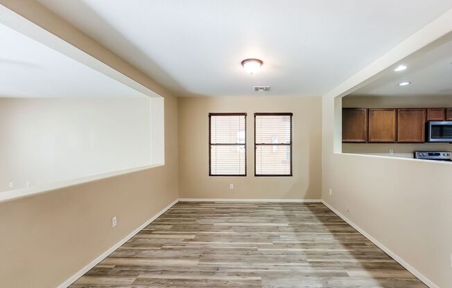 Large fully applianced kitchen!