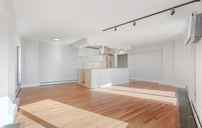 2 beds, 1.5 baths, 976 sqft, $3,000, Unit 20K