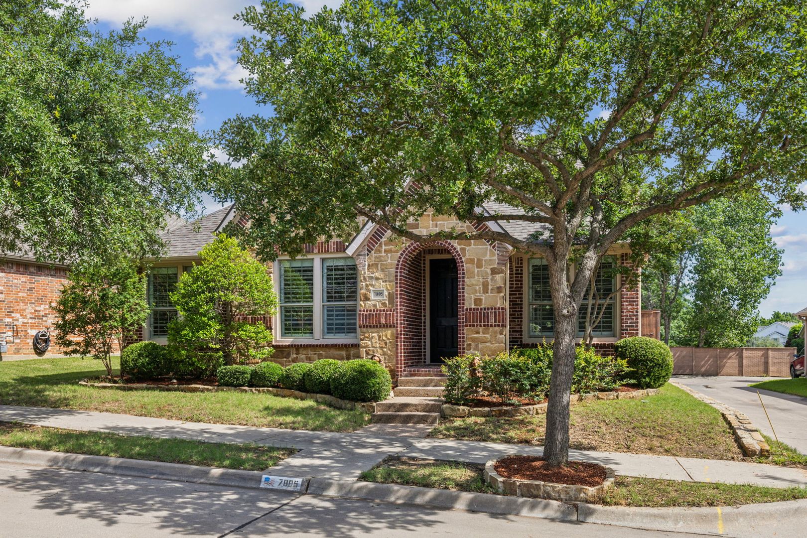 Elegant Living in Fountain Ridge – A Serene Retreat with Modern Convenience