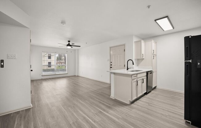 2 beds, 1.5 baths, $1,425, Unit 2202