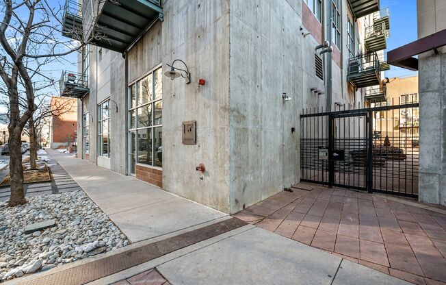 Beautiful Golden Triangle Loft!