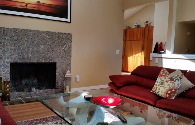 GEM in Somerset Bellevue, 4 beds/3 Baths with daylight basement with beautiful view