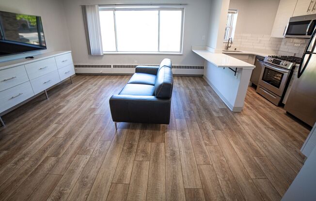 1 bed, 1 bath, 650 sqft, $1,275, Unit 3431-305