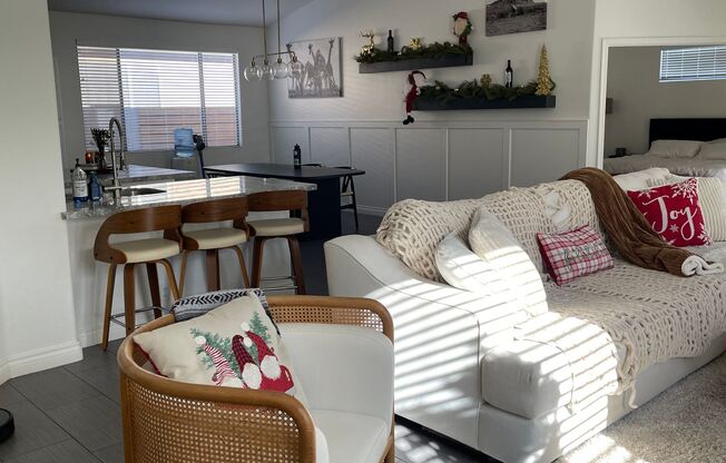 PRIVATE POOL, ADORABLE 3 Bedroom/2 Bath in Dobson Place